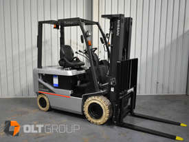 Nissan T1B 2.5 Tonne Electric Forklift Container Mast 2016 Model Refurbished Battery - picture2' - Click to enlarge
