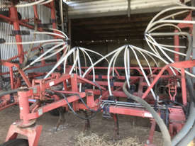 Morris Concept 2000 Seeder Bar Seeding/Planting Equip - picture2' - Click to enlarge