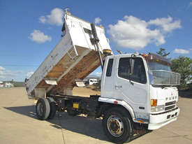 Mitsubishi FM 10.0 Fighter Tipper Truck - picture0' - Click to enlarge