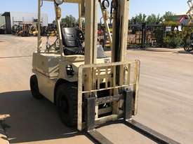 Used 2,000kg Capacity LPG Forklift  - picture1' - Click to enlarge