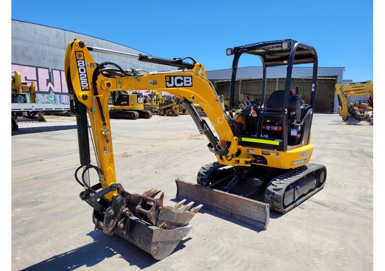 caption 2018 JCB 8025 ZTS 2.6T MINI EXCAVATOR WITH HYD HITCH, 3 BUCKETS, RIPPER AND 250 HRS.