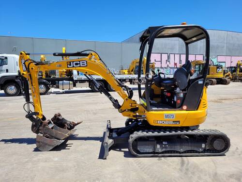 2018 JCB 8025 ZTS 2.6T MINI EXCAVATOR WITH HYD HITCH, 3 BUCKETS, RIPPER AND 250 HRS.
