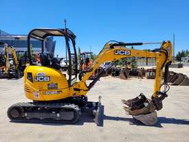 2018 JCB 8025 ZTS 2.6T MINI EXCAVATOR WITH HYD HITCH, 3 BUCKETS, RIPPER AND 250 HRS. - picture2' - Click to enlarge