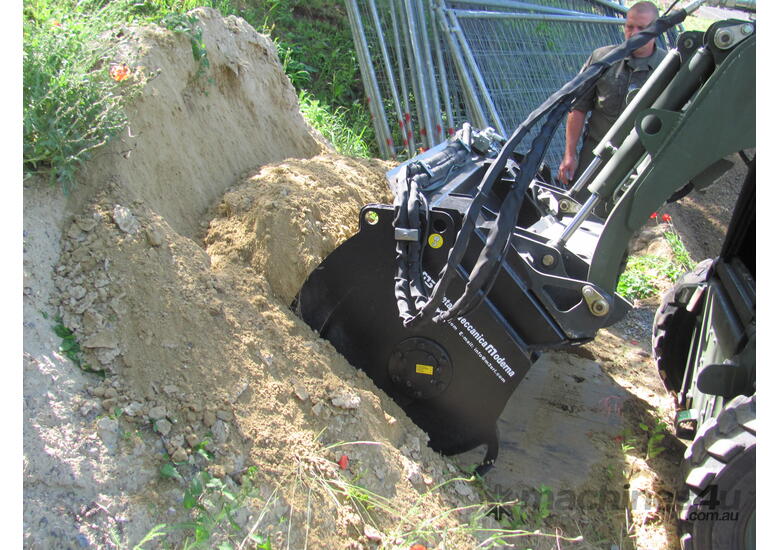 caption M3 Concrete Mixing Bucket Attachment