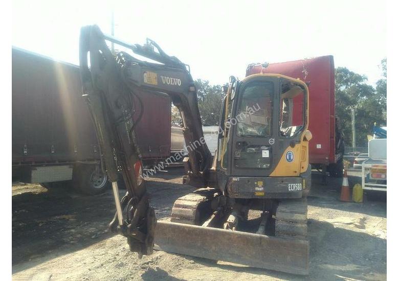 caption Volvo ECR58D