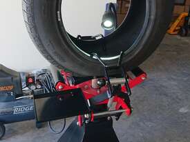 BRIGHT Tyre Spreader for Puncture Repair - picture0' - Click to enlarge