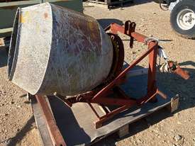 Cement Mixer, PTO driven - picture1' - Click to enlarge