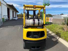 Hyster H2.0XS -EL container mast forklift - picture1' - Click to enlarge