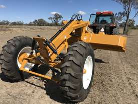Tractor tow grader - picture0' - Click to enlarge