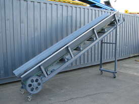 Incline Motorised Belt Conveyor - 3.5m long - picture0' - Click to enlarge