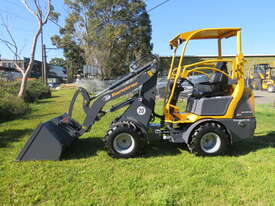 Eurotrac Mini loaders 2.9m Lift height   - picture0' - Click to enlarge