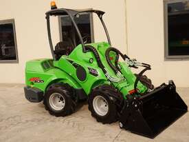 Avant 635 Mini Loader W/ 4 in 1 Bucket - picture0' - Click to enlarge