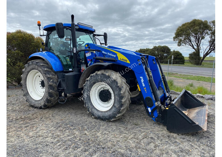 caption New Holland T7.220 FWA/4WD Tractor
