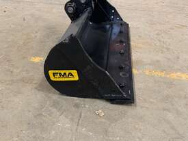 1.8 Tonne 900mm Mud Bucket - Hire - picture0' - Click to enlarge