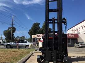 1.6 Tonne Electric Reach Truck - picture0' - Click to enlarge