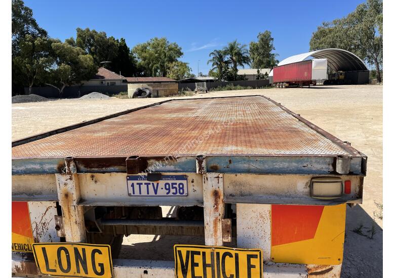 caption Trailer Dog Trailer 2 axle 21ft SN1019 1TTV958