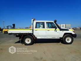 2014 TOYOTA LANDCRUISER VDJ79R 4X4 DUAL CAB WORKMATE UTE - picture0' - Click to enlarge