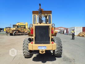 1977 CATERPILLAR 920 WHEEL LOADER - picture2' - Click to enlarge