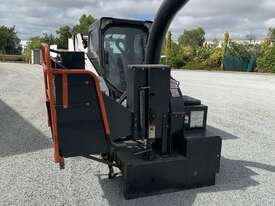 Bobcat Woodchipper Attachment - ONLY 22 HOURS - picture0' - Click to enlarge