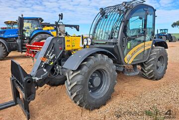 2023   Holland T7.42 Elite Telehandler