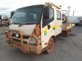 Hino Dutro 300 - picture1' - Click to enlarge