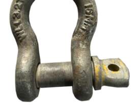 Bow D Shackle 3.2 ton 15mm Lifting Chain Rigging Equipment - picture0' - Click to enlarge