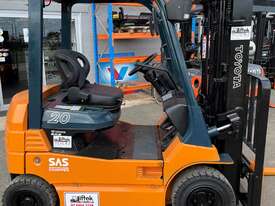 Used Toyota 2.0TON Electric Forklift  - picture0' - Click to enlarge