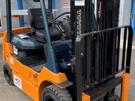 Used Toyota 2.0TON Electric Forklift  - picture1' - Click to enlarge