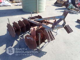 3 POINT LINKAGE OFFSET DISC HARROWS - picture1' - Click to enlarge