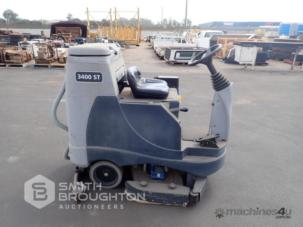 Used ADVANCE 3400ST RIDE ON FLOOR SCRUBBER Scrubbers in , - Listed on ...