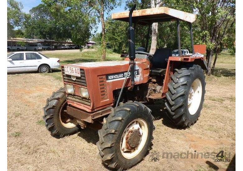 caption New Holland 5556