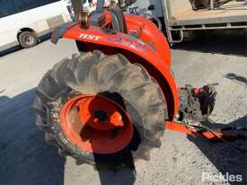 Kubota L4600D - picture1' - Click to enlarge