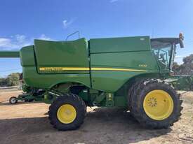 2017 John Deere S670 + 640D Combines - picture0' - Click to enlarge