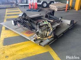 Circa 2013 Anteo 133004035 Tailgate Lifter - picture0' - Click to enlarge