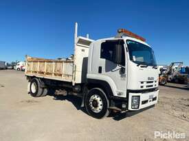 2015 Isuzu FVD1000 - picture0' - Click to enlarge