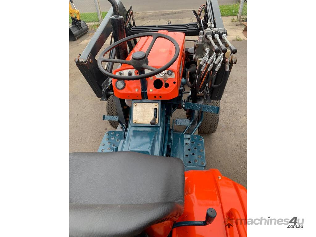 Used Kubota B7100 HST Tractors In BROOKLYN, VIC