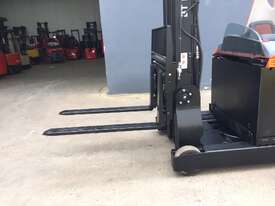 BT TOYOTA RRE160 Reflex Electric Sit On Reach truck- Refurbished & Full Specs - picture2' - Click to enlarge