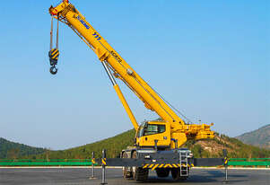 XCMG 70t Rough Terrain Crane XCR70 for sale