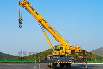 XCMG 70t Rough Terrain Crane XCR70 for sale