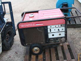 Honda Generator Petrol - picture0' - Click to enlarge