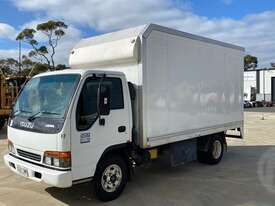 Isuzu NPR - picture0' - Click to enlarge