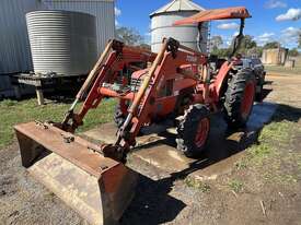 KUBOTA MX5600 TRACTOR - picture1' - Click to enlarge