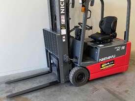 Nichiyu Electric forklift container mast - picture2' - Click to enlarge