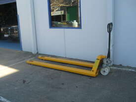 2 TONNE PALLET JACK (AL-AC685) – 685mm x 2400mm - picture1' - Click to enlarge