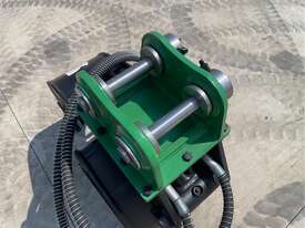 SINGLE RAM HYDRAULIC GRAPPLE ATTACHMENT - picture0' - Click to enlarge