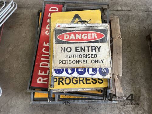 1 x Pallet Of Signs