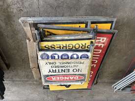 1 x Pallet Of Signs - picture0' - Click to enlarge