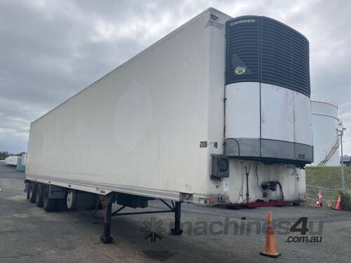 2002 FTE Tri Axle Refrigerated Pantech Trailer