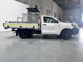2021 Toyota Hilux Workmate Petrol - picture2' - Click to enlarge