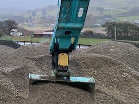 15 ton excavator - picture0' - Click to enlarge